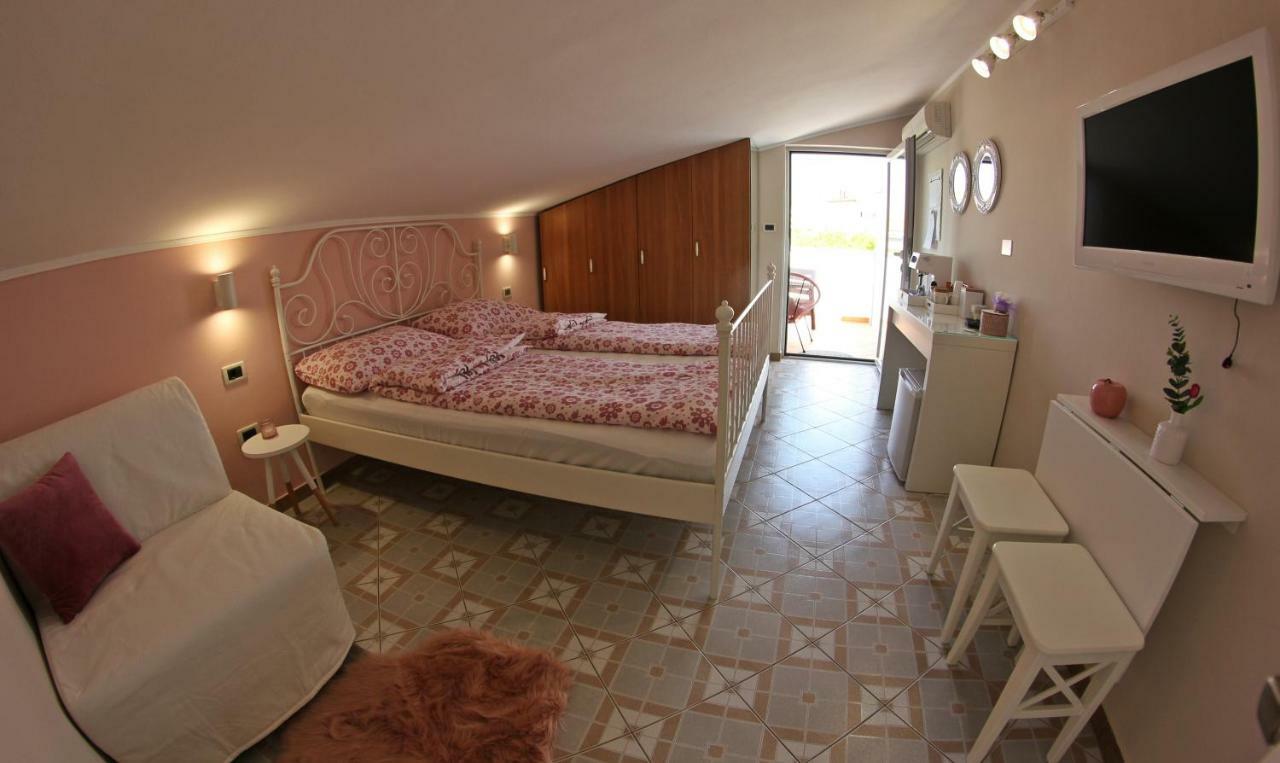 Room And Apartment Doris Ловречица Экстерьер фото