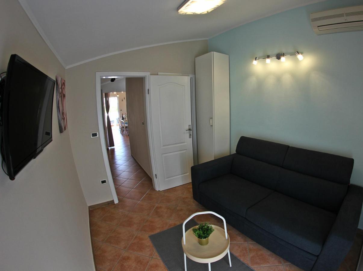 Room And Apartment Doris Ловречица Экстерьер фото