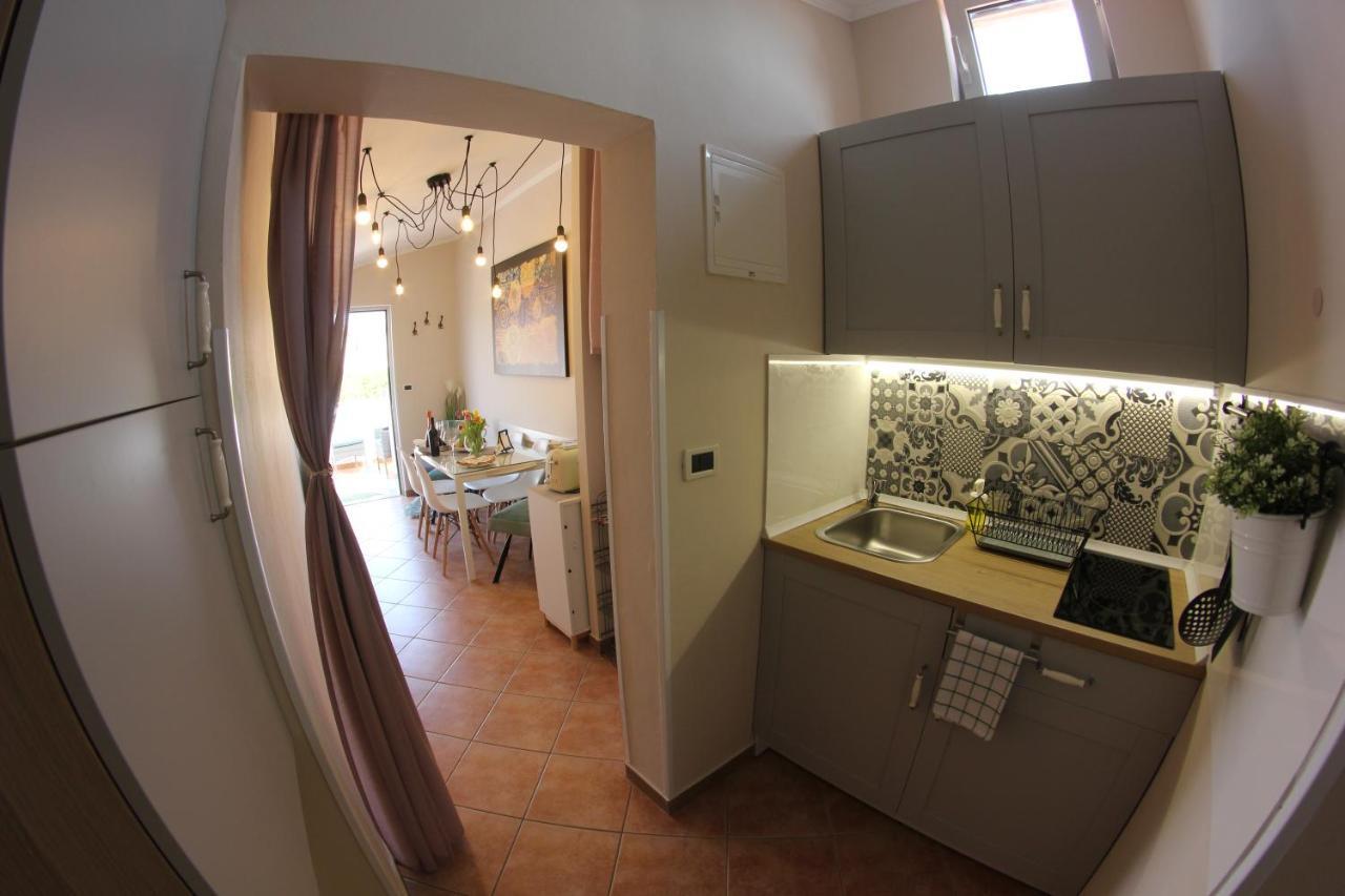 Room And Apartment Doris Ловречица Экстерьер фото